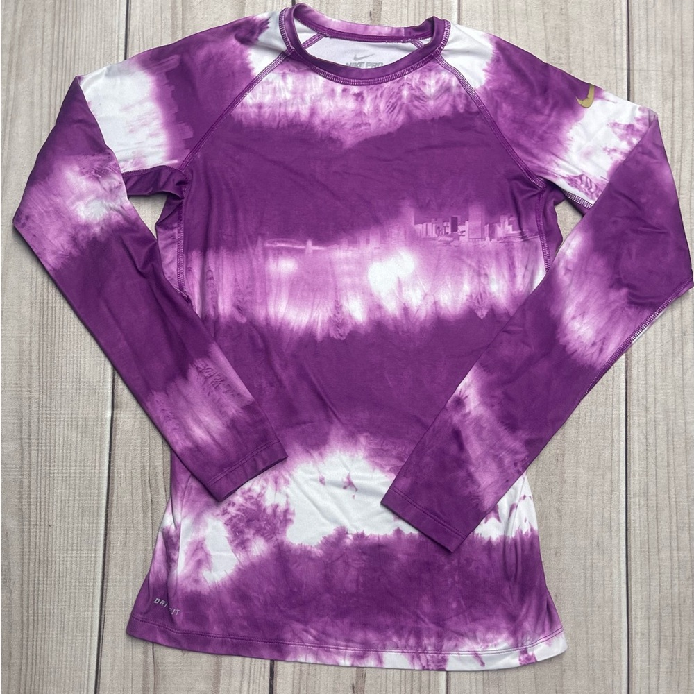 Nike Pro Combat Women’s Size Small Dri-Fit Long Sleeve Shirt Purple Tie Dye
